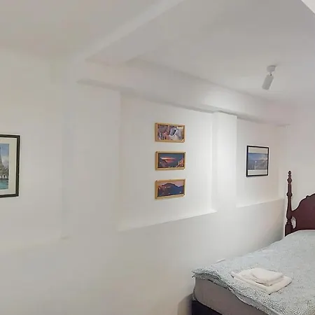 Magenta Garden Apartment