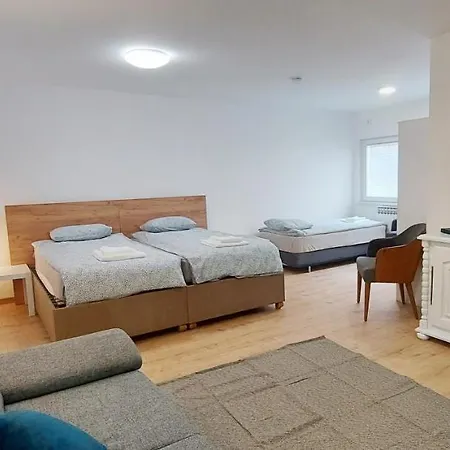 Magenta Garden Apartment