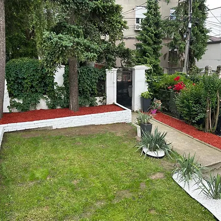 Magenta Garden Apartment